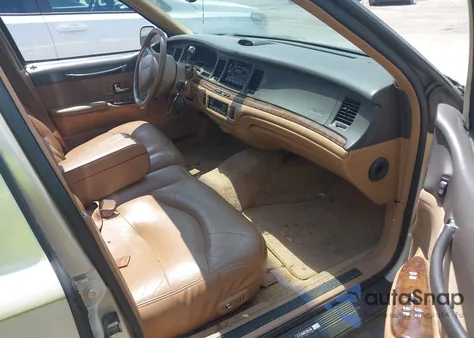 1996 Lincoln Town Car Sgn/Dmnd Anv/Cypress/Jn из США, поврежденный, VIN 1LNLM82W8TY707897